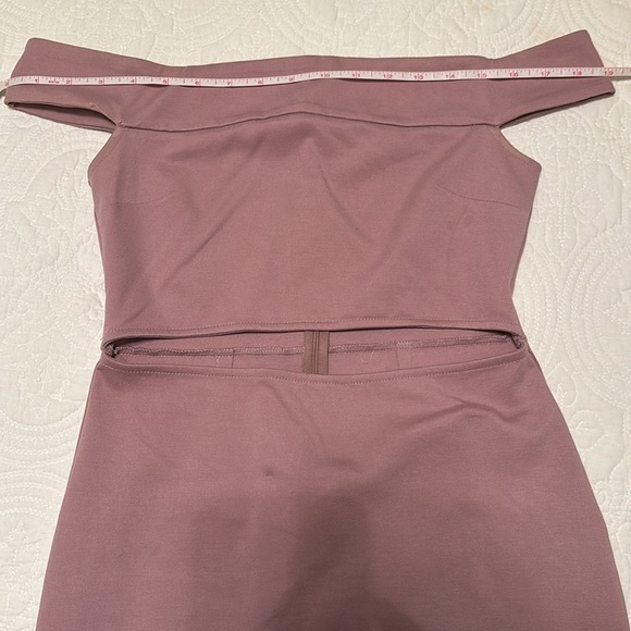 NWT UO Silence + Noise Off-The-Shoulder Slashed Ponte Mini Dress in Mauve Size S - Picture 12 of 16
